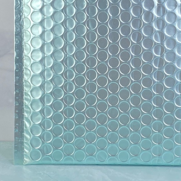 20 8.5X11 Holographic Bubble Mailers PRICE IS FIRM - Picture 8 of 8